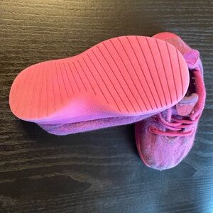 7T Pink small birds.